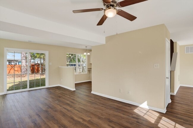 Photo - 713 Emerald Ct