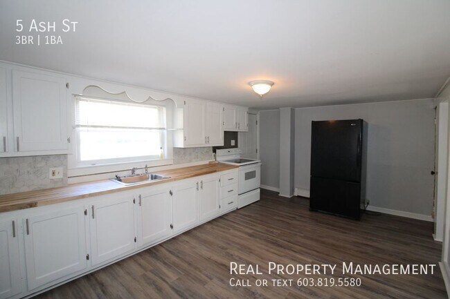 Photo - Spacious 3 Bedroom Duplex in Somersworth, ...