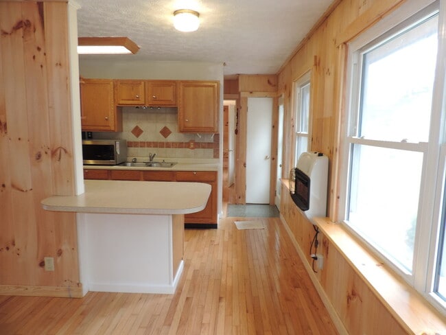 Photo - 3/1.5 in Vilas; Easy Access and Close to Boone!