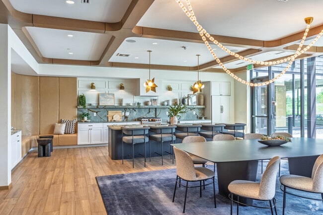 Salón del club - The Mera