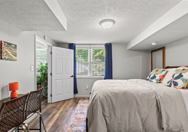 Photo - 1593 Mill Acres Dr SW Unidad Mamaa's Garden Suite