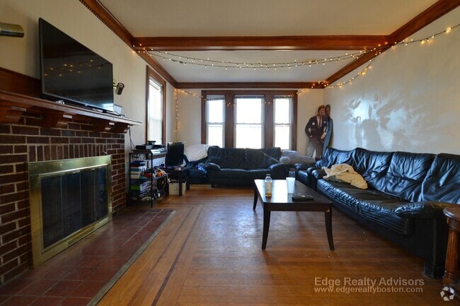 Building Photo - 126 Lake St Rental