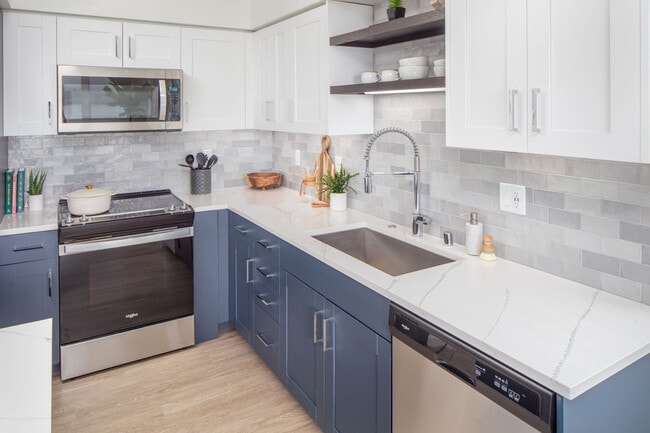 Claro at the Waterfront apartments — community photo