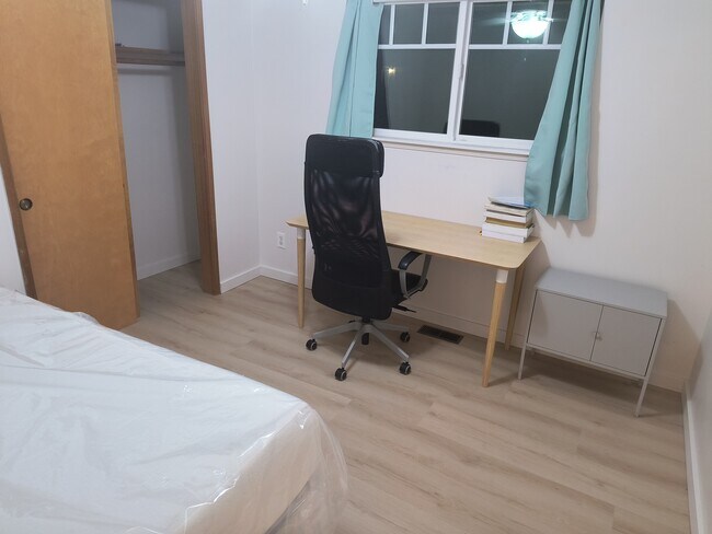 Photo - 23330 3rd Pl W