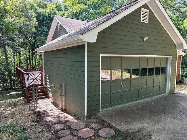 Photo - 217 Briarpatch Ct