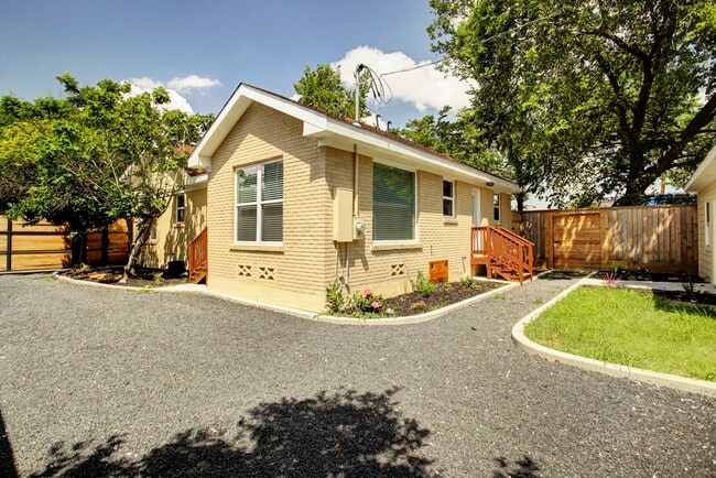 Photo - 2401 Eagle St