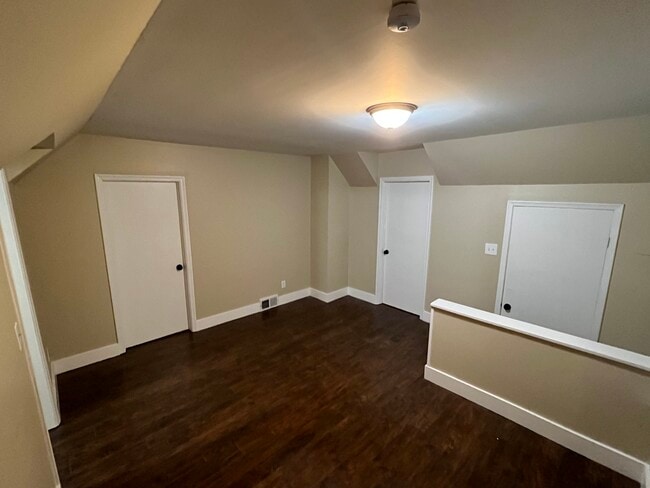 Living Room - 16 4th St Unit 16