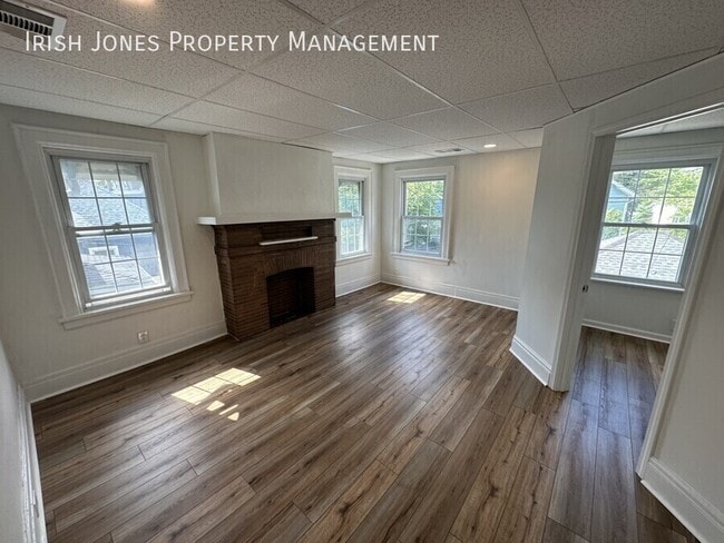 Photo - 24 Red Jacket Pkwy Unidad Apt. 3 - Electric Included!