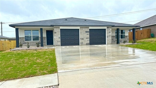 Building Photo - 977 Cline Dr