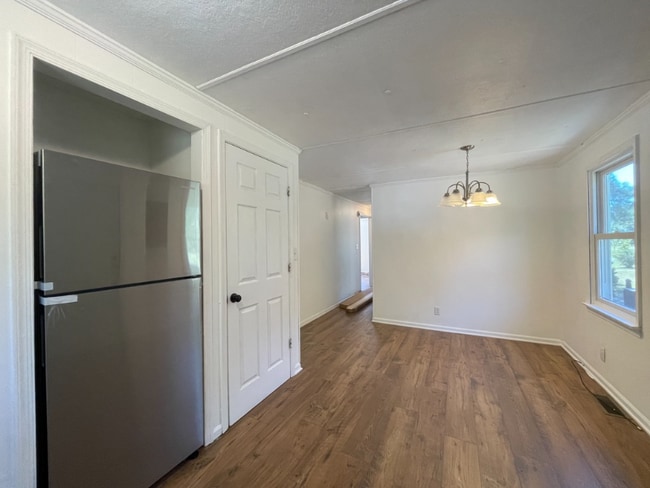 Photo - 10714 Quaker Rd