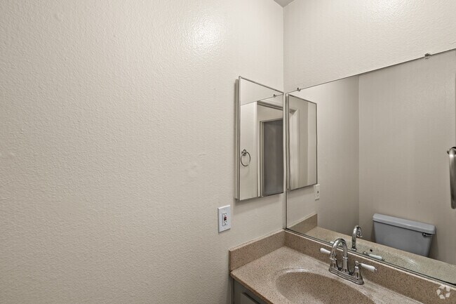 2BR, 1.5BA - 790SF - Bathroom