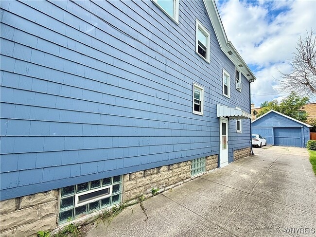 Photo - 245 Hamilton Dr