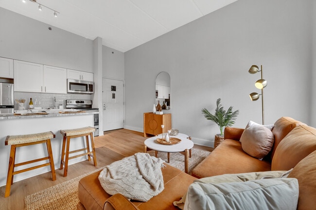 Photo - TRELLIS - LAKE POINTE