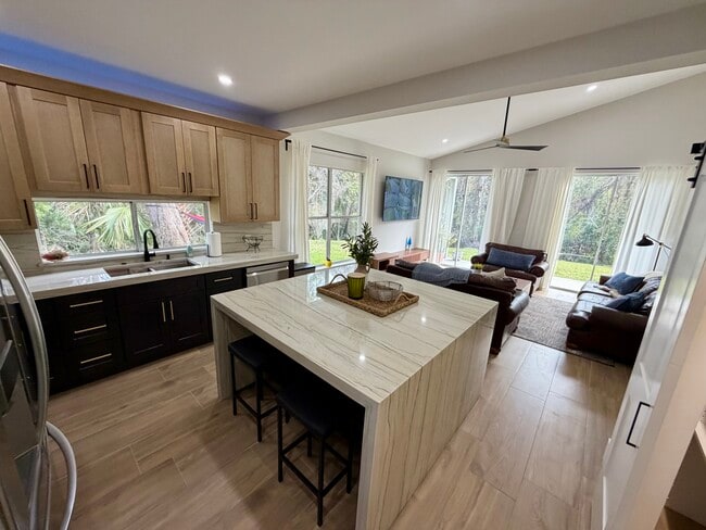 Photo - 147 Dalton Dr