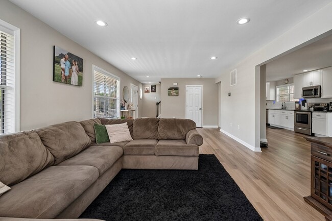 Photo - 63 Dorothy Ln