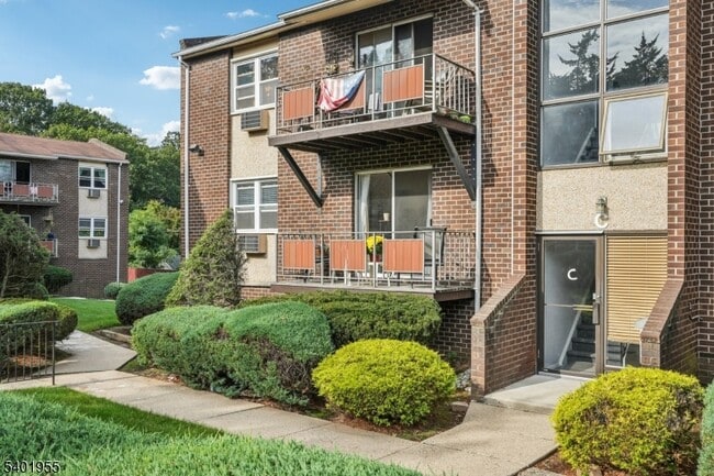 Photo - 421 Bloomfield Ave Unit C1