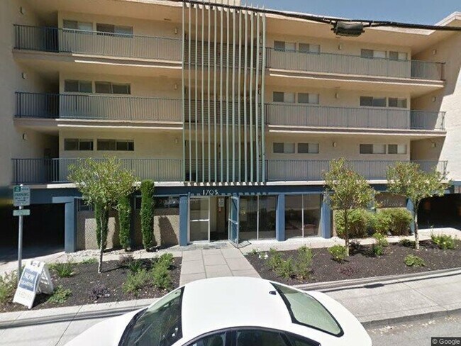 Building Photo - Charming 1BD/1BA Condo in Downtown Walnut Creek! Walk to Everything!