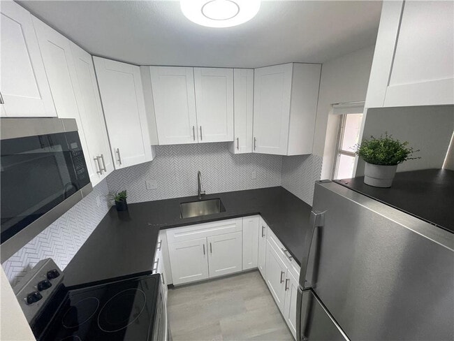 Photo - 3930 Crystal Lake Dr Unit 315