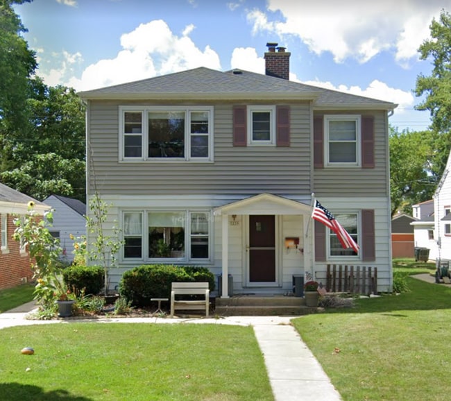 Exterior - 3239 N 91st St Unit Upper