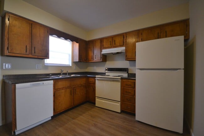 Building Photo - Northwood Hills 8 plex Unit 2
