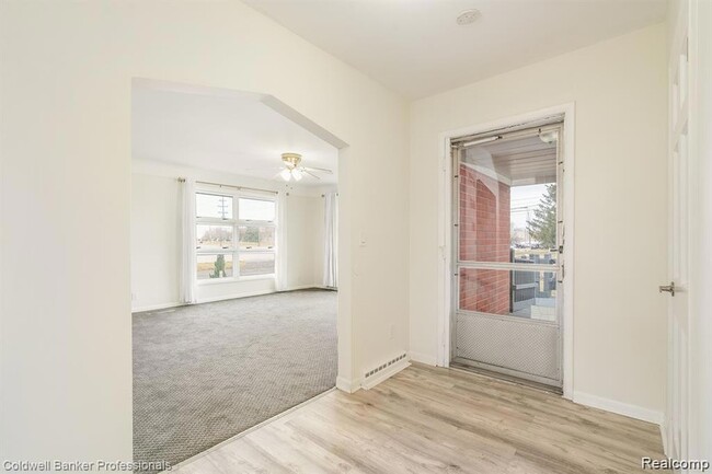 Photo - 7851 Haggerty Rd