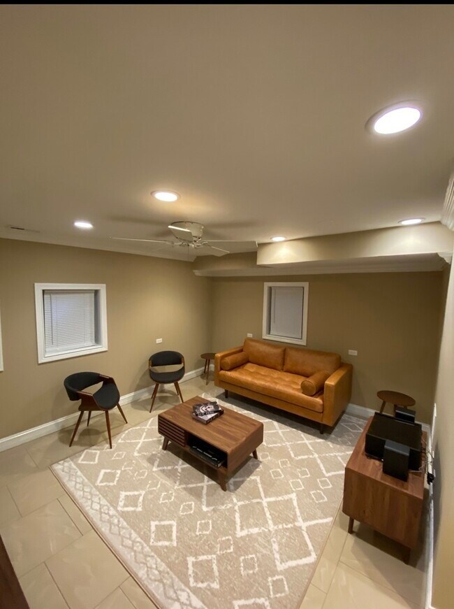 Photo - 816 N Hermitage Ave