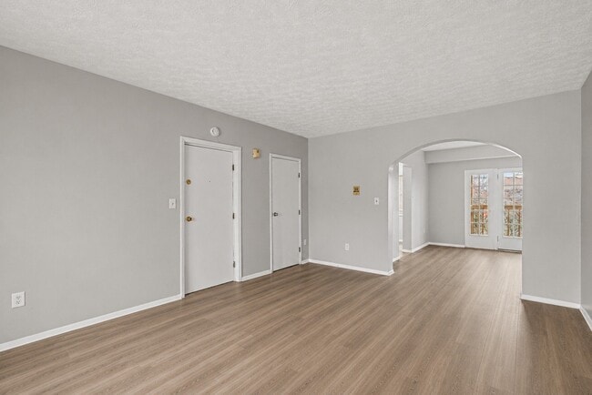 Building Photo - 564 Glenwood Ave Unit 34