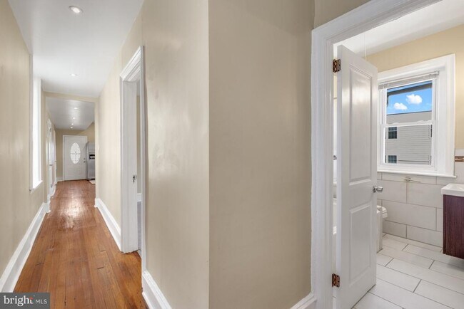 Photo - 4623 Sansom St Unit B