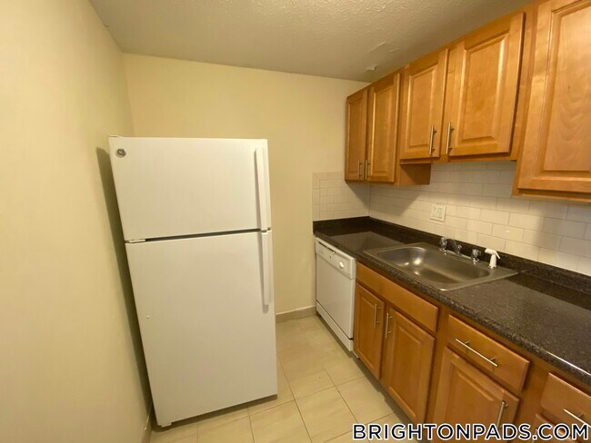 Building Photo - 122 Dustin St Unit 4