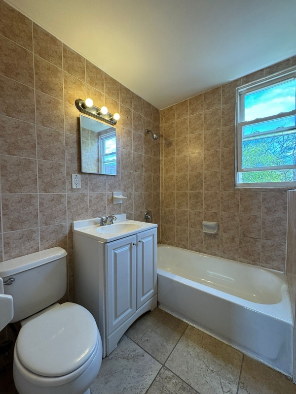 Photo - 489 Avon Ave