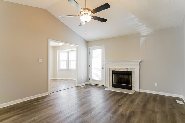 Photo - 1432 Smokey Mountain Dr