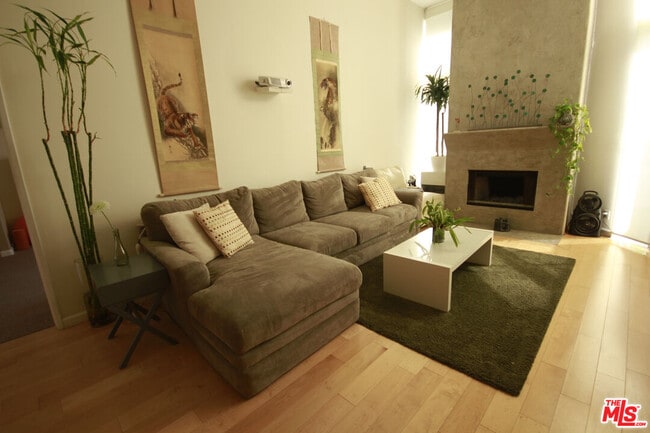 Building Photo - 1240 S Corning St Unit 304 Rental