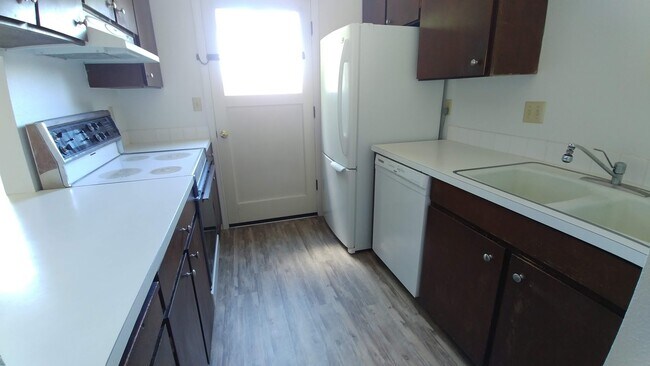 Photo - 600 SW Crestview St Unit 14