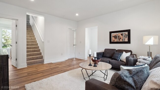 Photo - 407 W 1st Ave