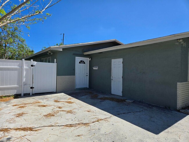 Photo - 815 Silver Beach Rd