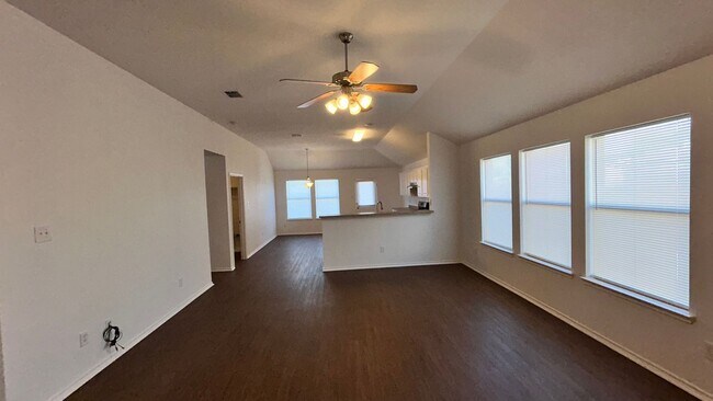 Photo - Move-in Ready Open Layout with a Huge Yard!