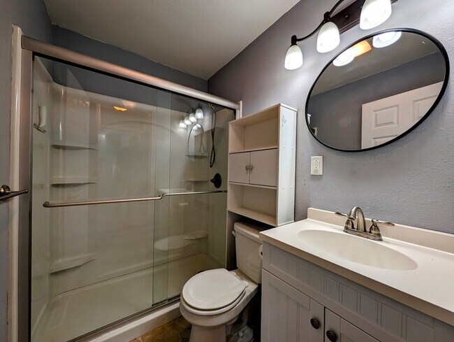 Photo - 1302 W Robinson St