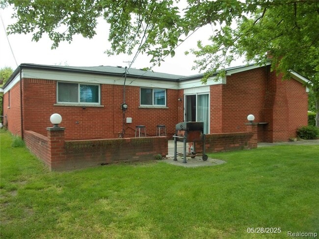 Photo - 36890 Weber Dr