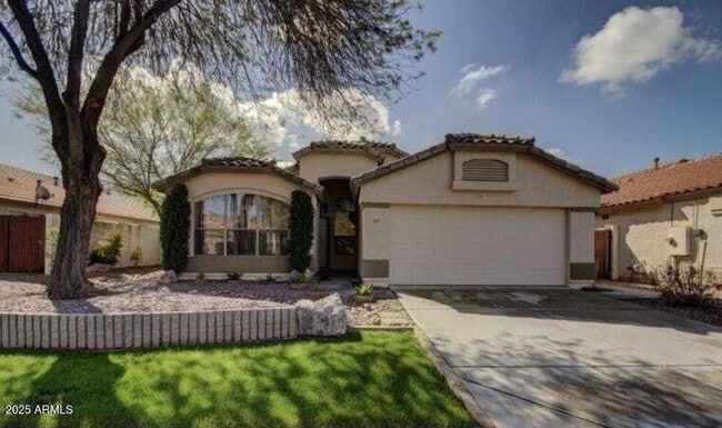 Building Photo - 12817 W Alvarado Rd