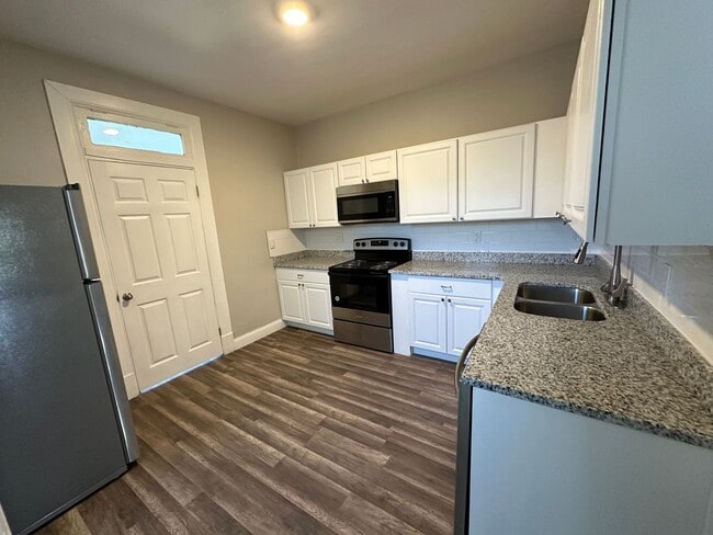 Photo - Beautiful Upper Unit in Duplex on Marcum Park Downtown!!!!