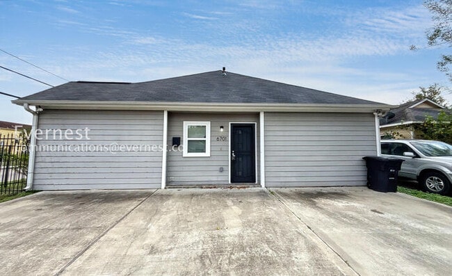 Photo - 6701 Paris St