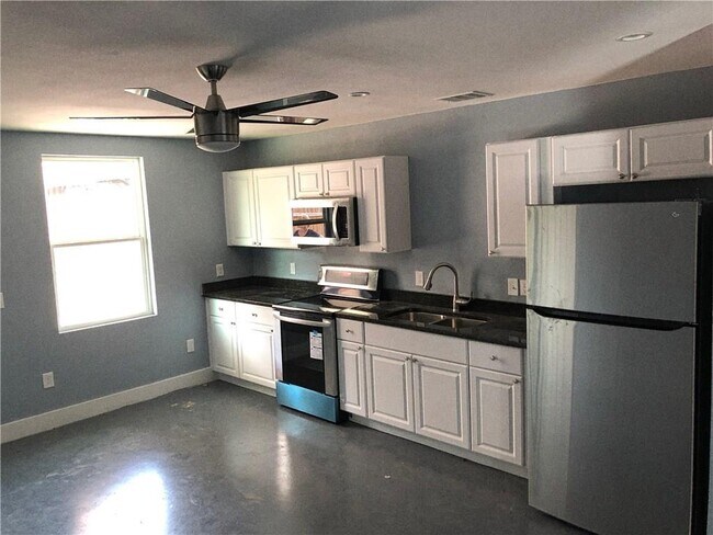 Photo - 1804 Garden St