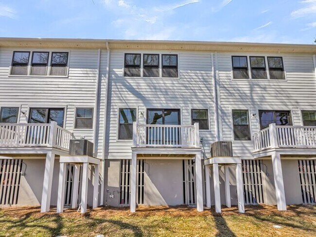 Photo - 4275 O'Hear Ave