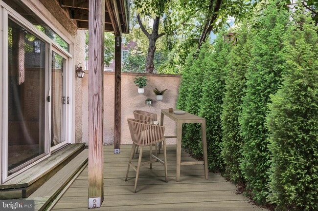 Photo - 235 Gaskill St