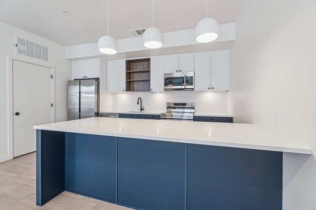 Building Photo - The Lindy Rental