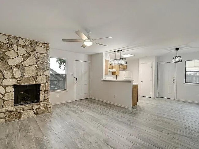 809 Bracewood Cir