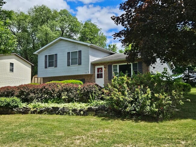 Building Photo - 100 Kuhns Ln