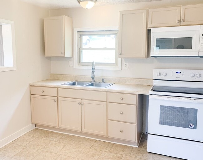 Photo - 1100 Montgomery St