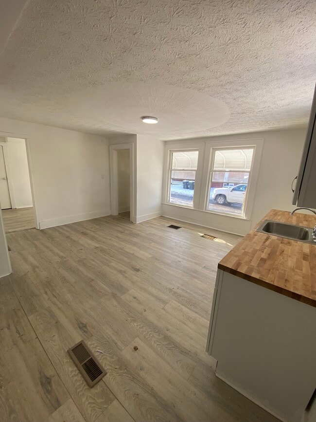 Building Photo - 1797-1713 13th St SW