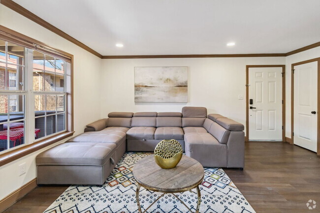 Building Photo - 906 Chapel Creek Dr Rental
